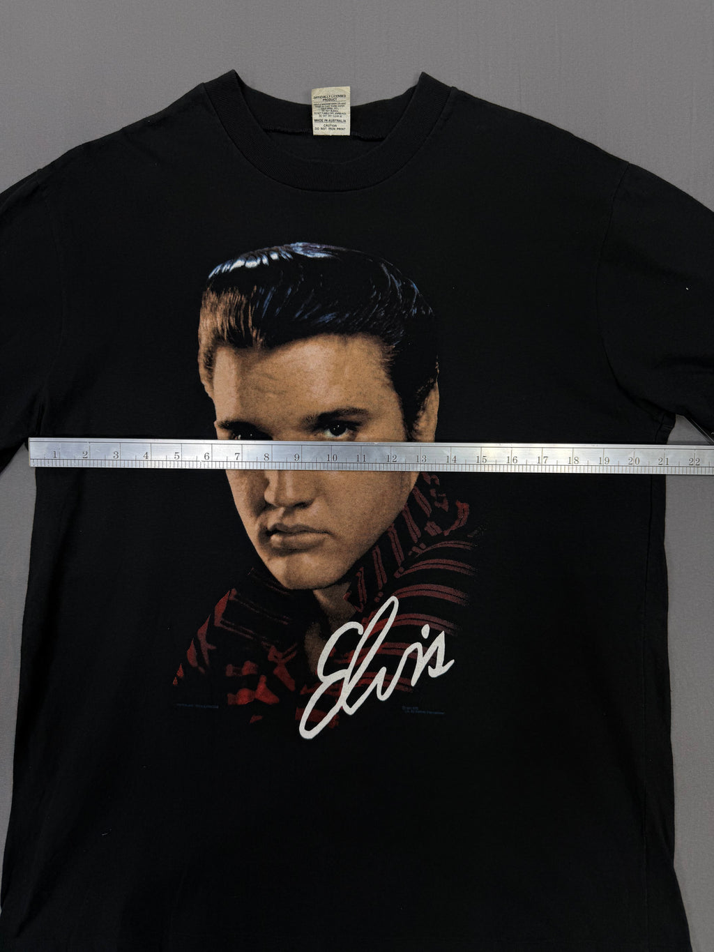 Vintage 1990s Elvis Presley Graphic Tshirt