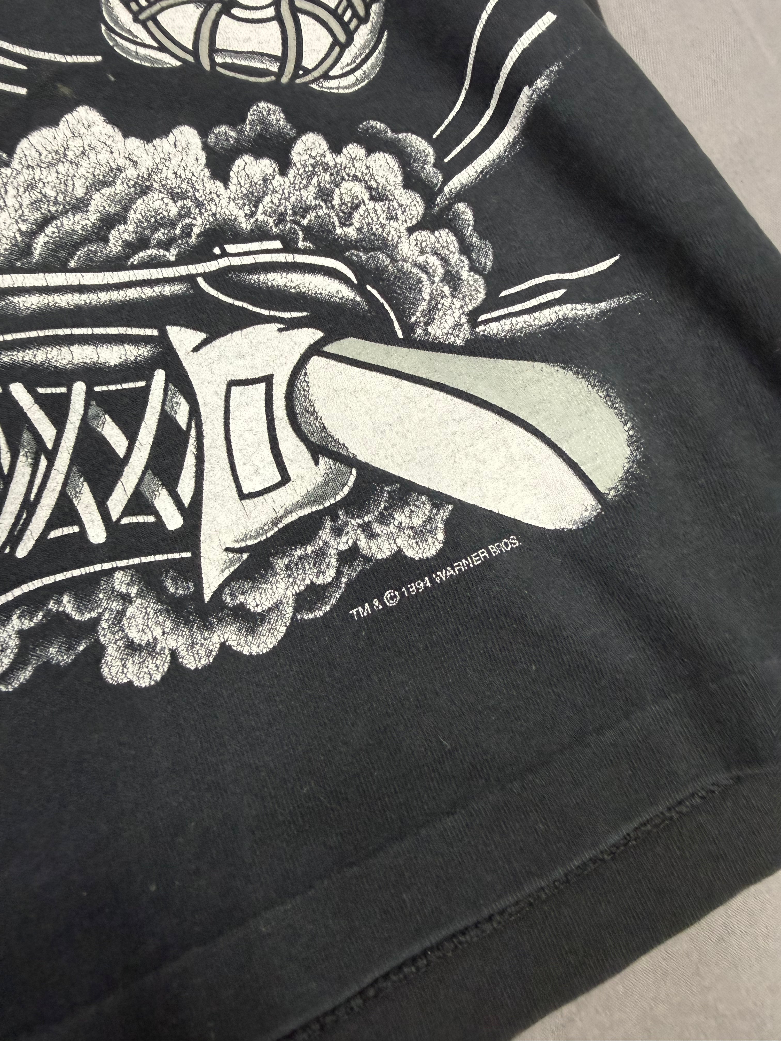 Vintage 1990s Looney Tunes and MLB Collab Tshirt