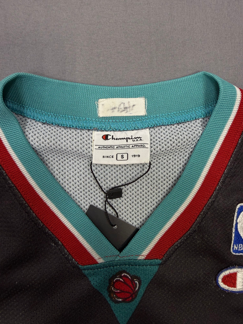 2001-04 Memphis Grizzlies Gasol 16 NBA Jersey