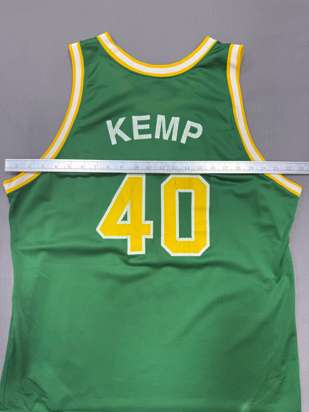 Vintage 1990s Seattle Supersonics Shawn Kemp Jersey